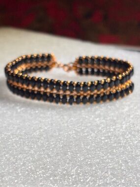 Handmade Black and Gold Bead med Double-Row Women's Bracelet 6.5 inches